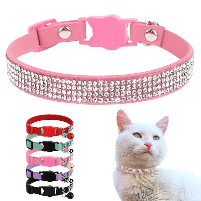 Collier pour chat en cuir suédé rose doux – Design strass scintillants avec cloche, détachable de sécurité et XS/S réglable pour chats et chiots