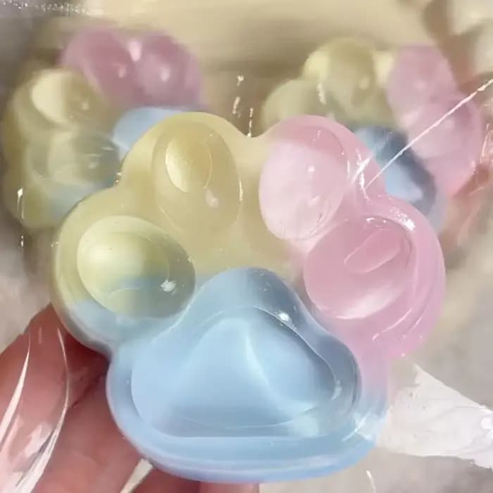 Jouet Squishy Patte de Chat Arc-en-ciel Trois Couleurs