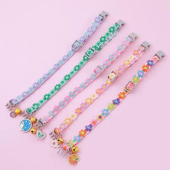 Collier de chat à fleurs arc-en-ciel, avec cloche, chaton, chiot, boucle réglable, dentelle colorée, accessoires pour chiens