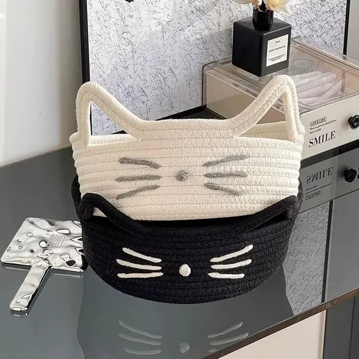 Panier de rangement tissé à la main en forme de chat de dessin animé