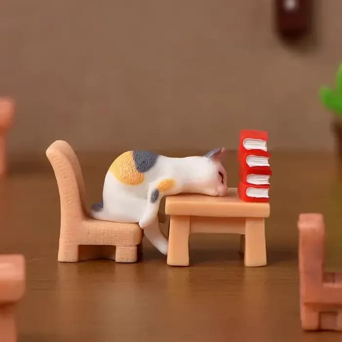 Figurine de chaton en résine