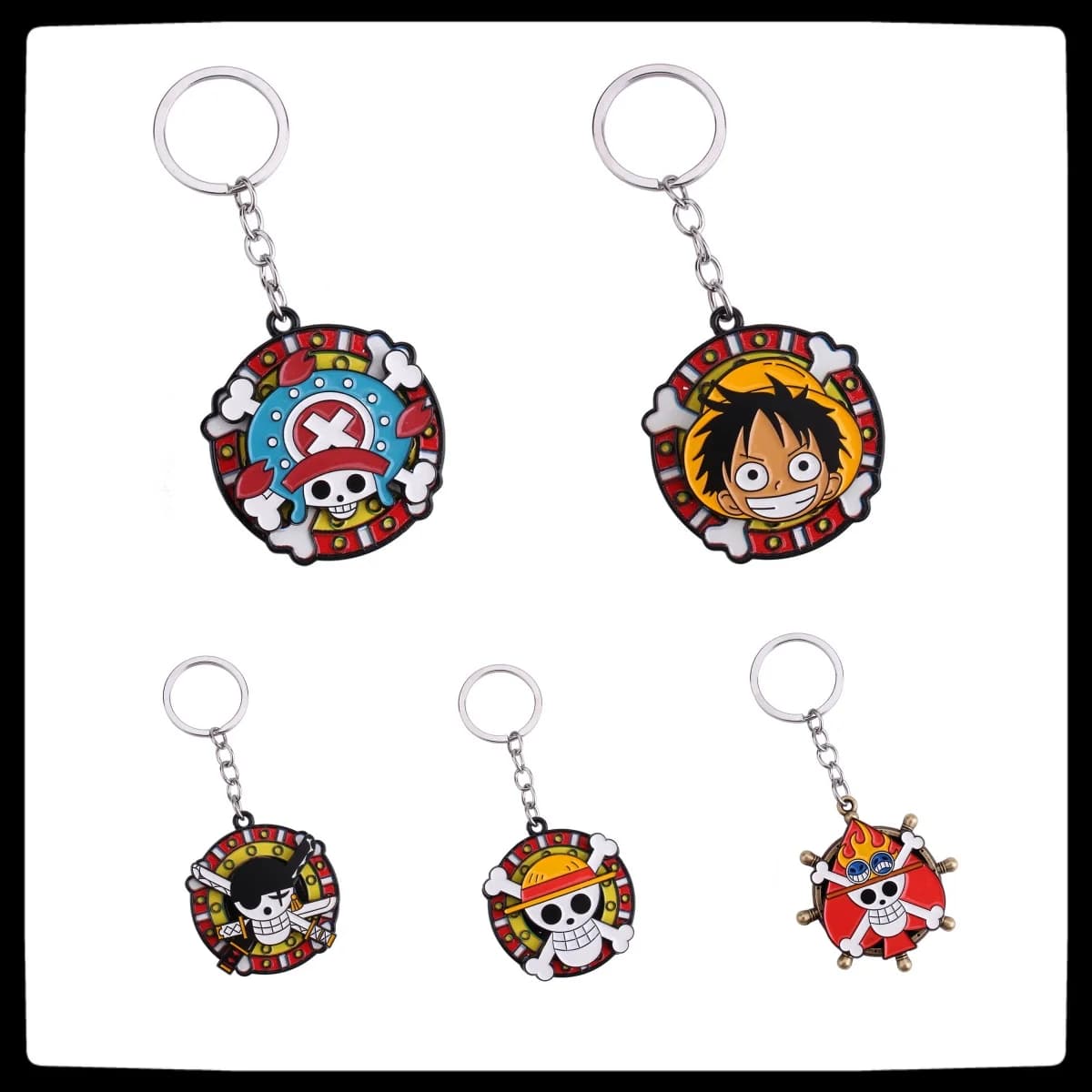 Porte-clés Luffy une pièce, accessoires, pendentif de dessin animé en métal mignon, ornement de sac d'école, cadeau d'anniversaire pour enfants, japon