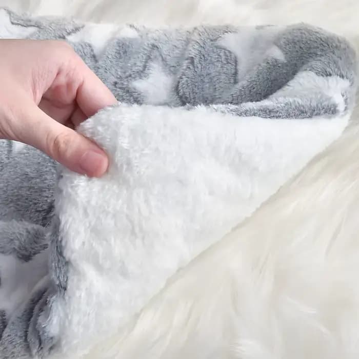 Tapis de lit épais en flanelle pour chien, tapis de couchage doux pour animaux de compagnie, couvert