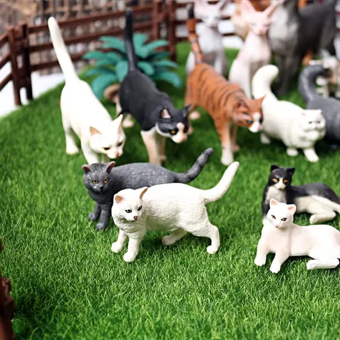 Figurines de chat persan siamois peintes à la main