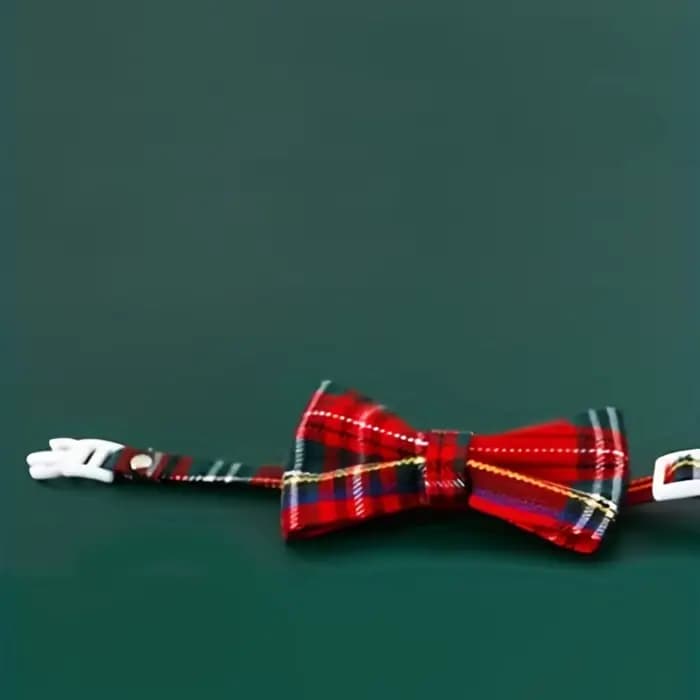 1pc collier de chat détachable pour animaux de compagnie nœud papillon et cloche mignon Plaid noël rouge élastique