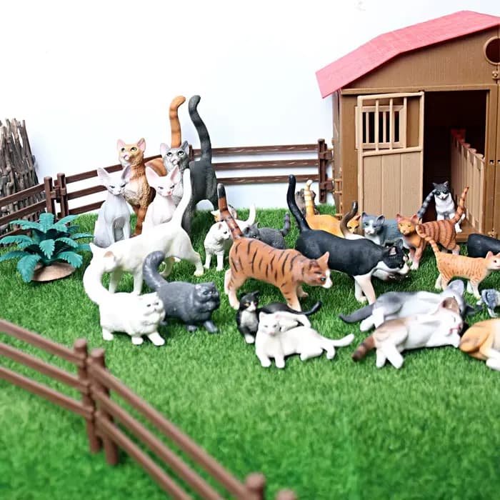 Figurines de chat persan siamois peintes à la main