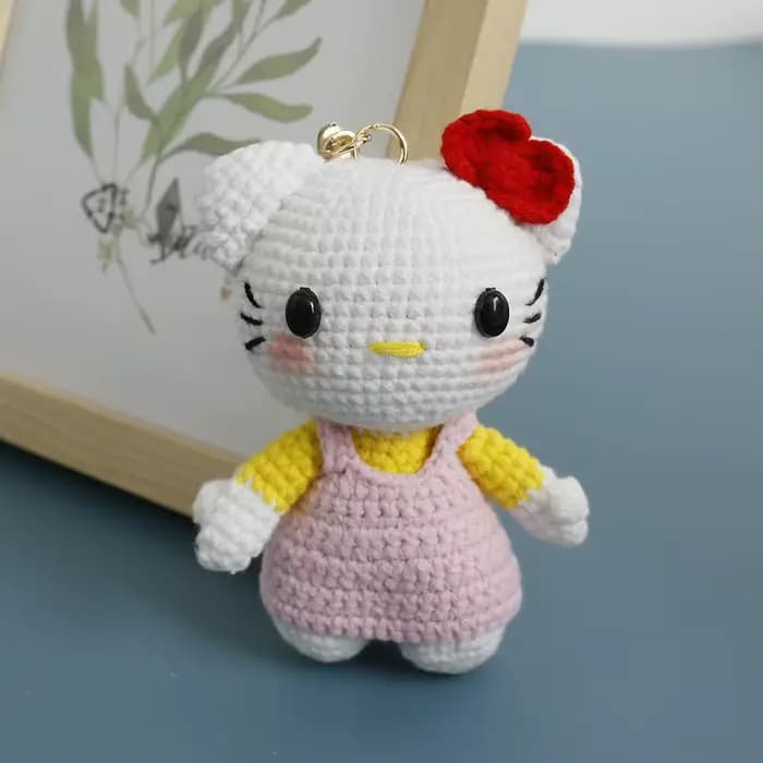 Porte-clés en forme de chat au crochet charmant fait à la main
