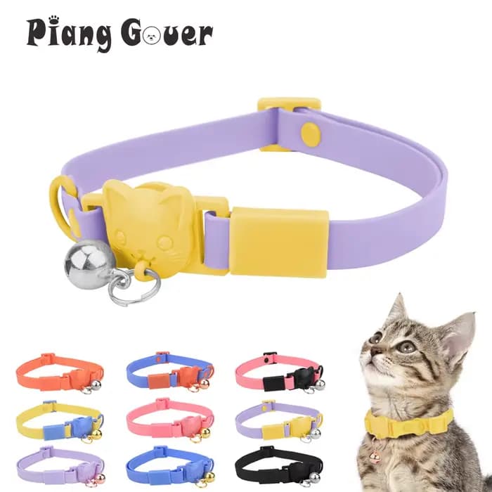 Collier de collier de chat de compagnie avec petite cloche PVC imperméable réglable collier de chaton couleur bonbon
