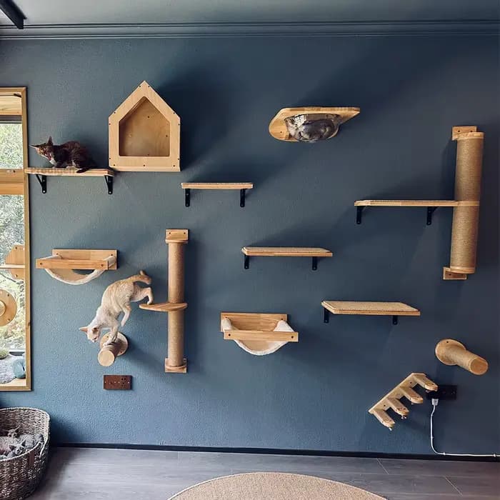 Poteau à gratter mural pour chat