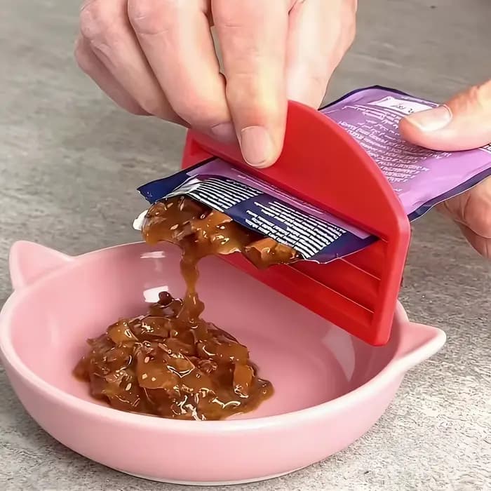 Grattoir en plastique pour nourriture humide pour chats | Distributeur