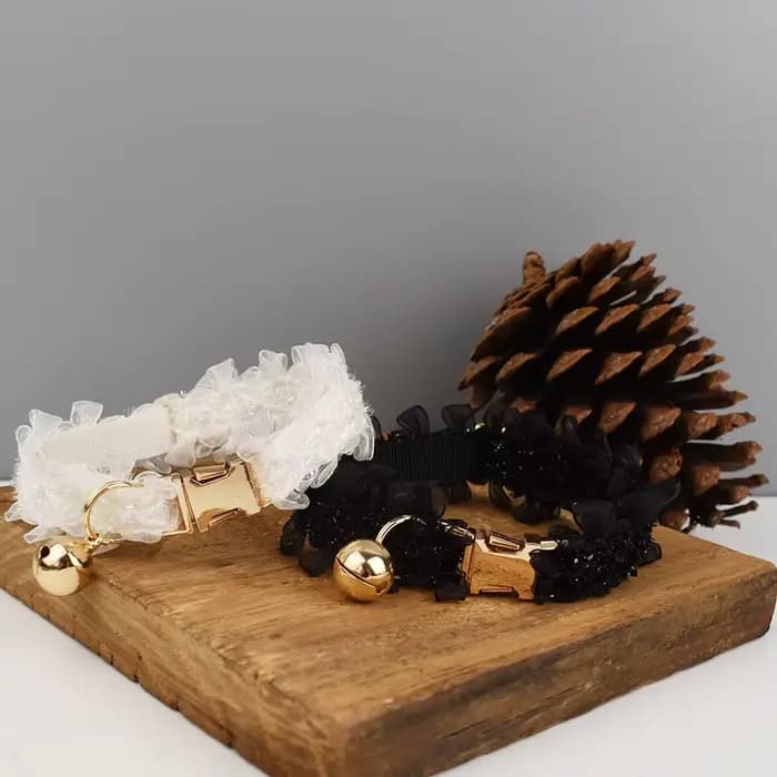 Collier pour chat en dentelle réglable