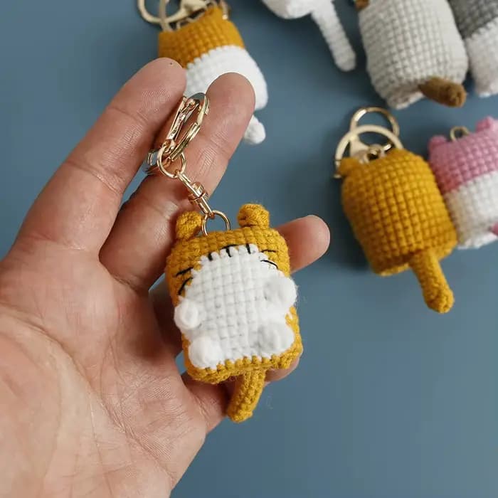 Pendentif chat au crochet