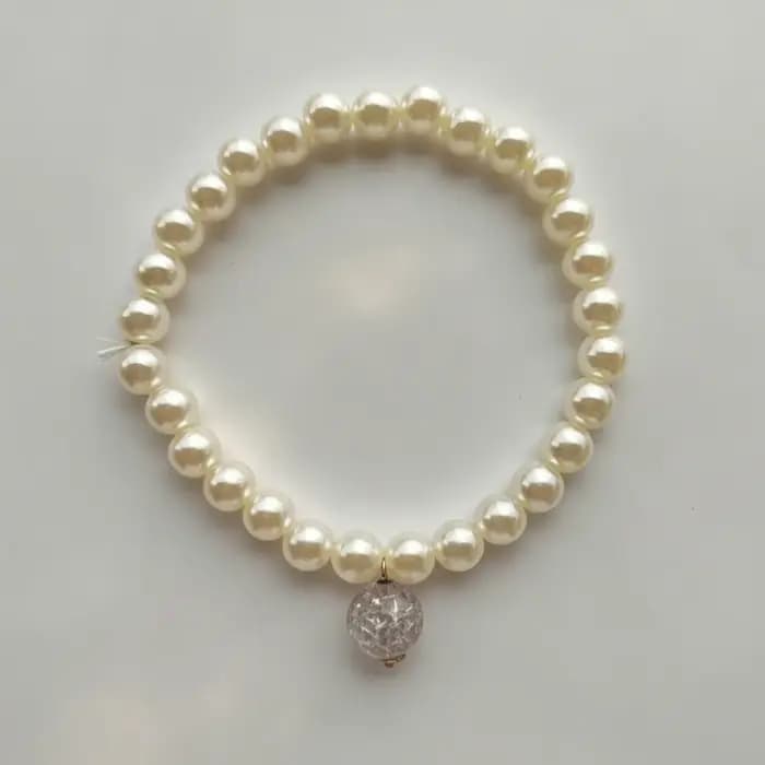 Un adorable collier avec pendentif chat – Magnifique