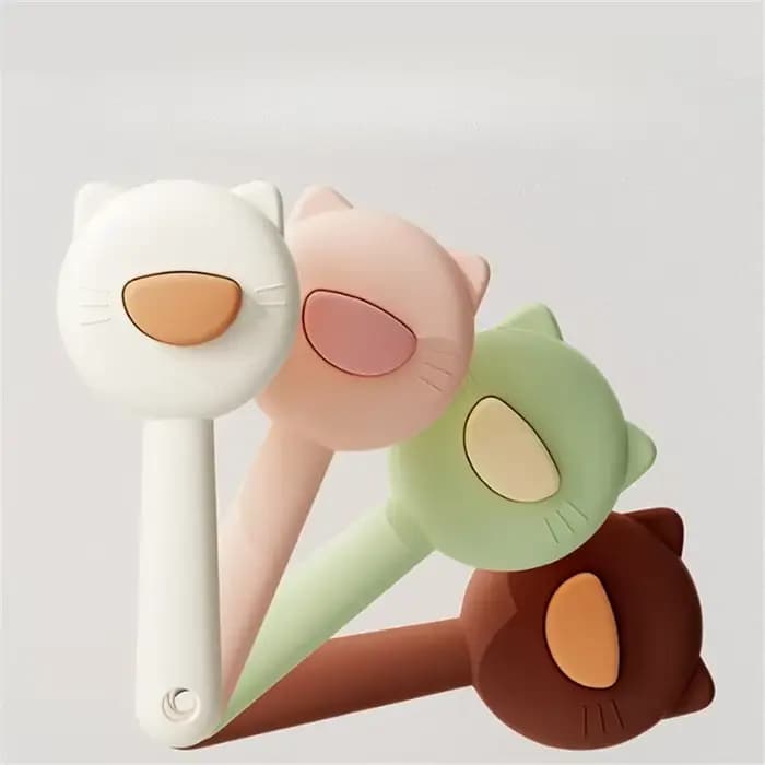 Brosse pour enlever les poils de chat