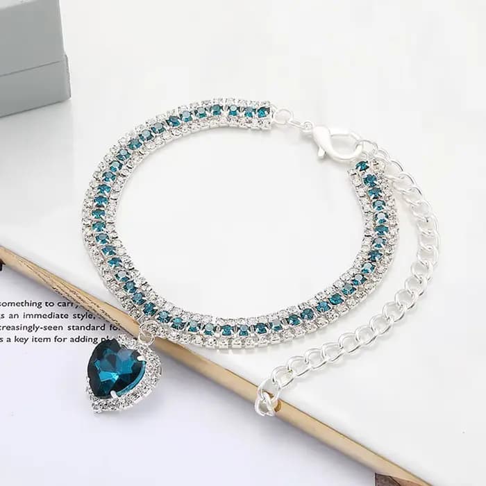 Collier de luxe en diamant pour animaux de compagnie, pendentif d'amour mignon, collier pour chien et chat, accessoires pour chiots, collier en cristal scintillant pour chat