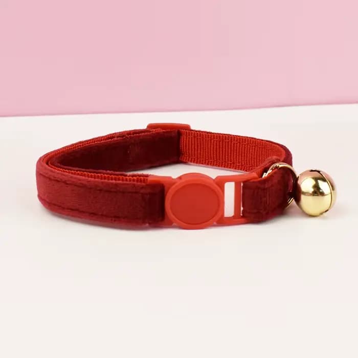 Collier pour chat en velours avec nœud papillon, réglable, sécurité pour animaux de compagnie, prévention des étouffement, confortable et élégant pour les chats