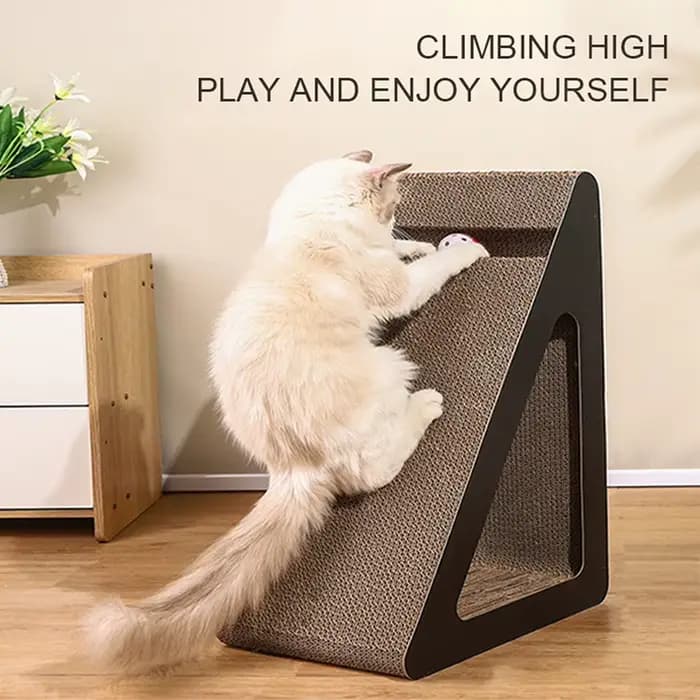 Griffoir pour chat 2 en 1 en carton en forme de triangle avec boules rotatives