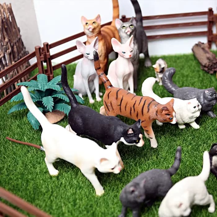 Figurines de chat persan siamois peintes à la main