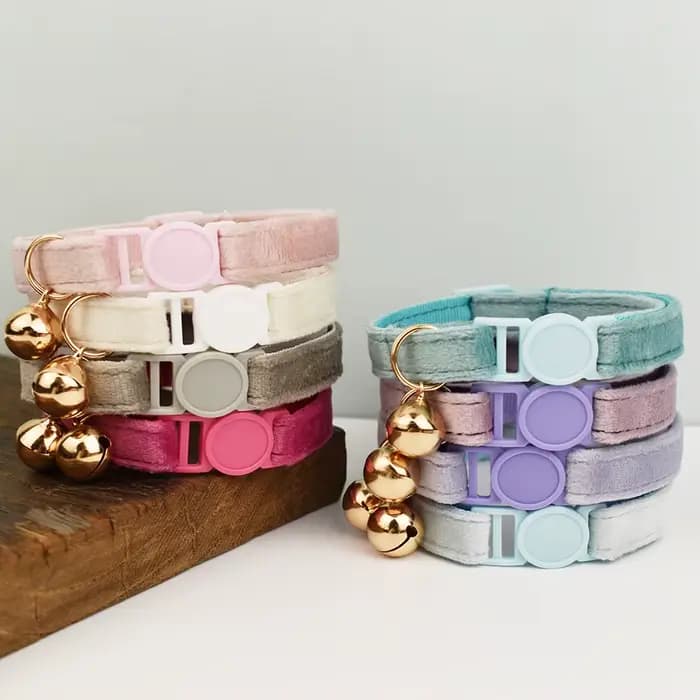 Collier pour chat avec nœud papillon, réglable, en velours, pour la sécurité des animaux, empêche les chats de s'étouffer