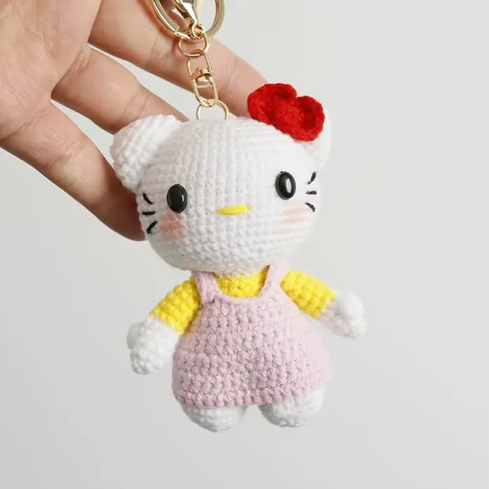 Porte-clés en forme de chat au crochet charmant fait à la main
