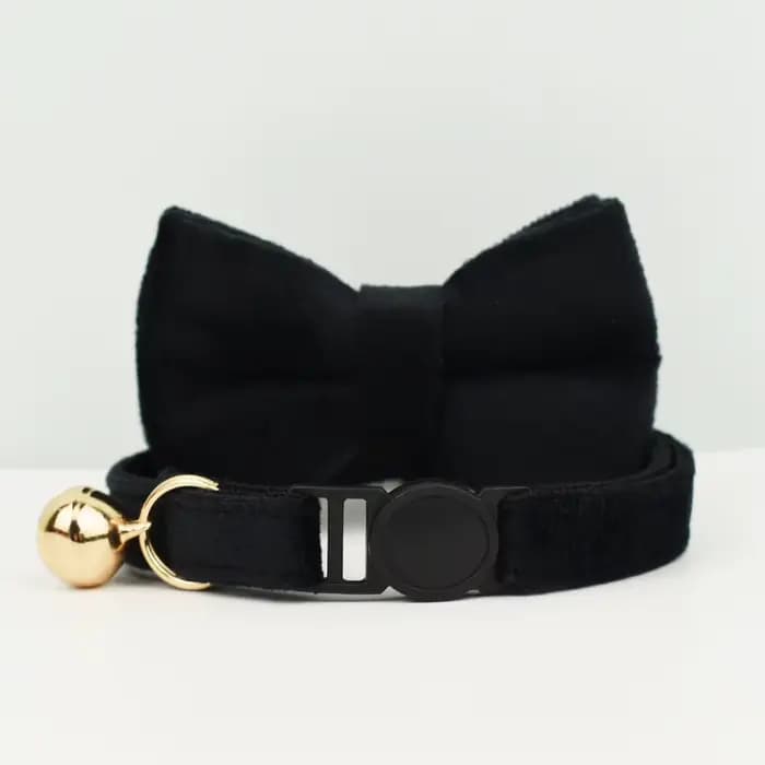 Collier pour chat avec nœud papillon, réglable, en velours, pour la sécurité des animaux, empêche les chats de s'étouffer