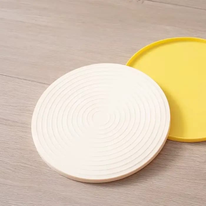 Les tapis repas pour animaux de compagnie sont anti-fuite
