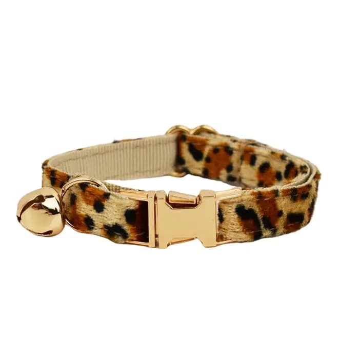 Collier pour chat avec nœud papillon réglable, personnalisé, sûr, avec nom gravé, doux