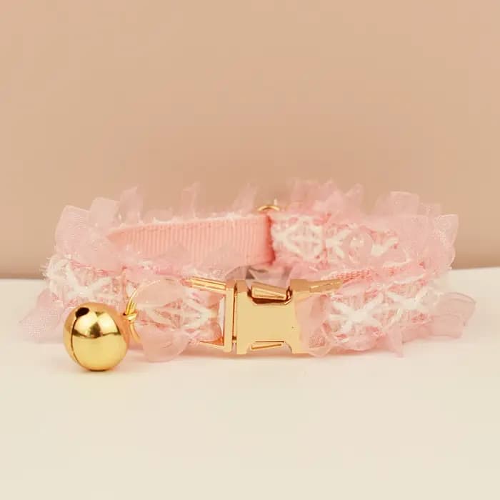 Collier en dentelle pour chat
