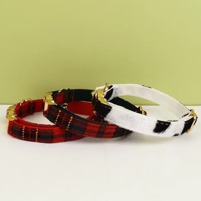 Collier pour chat avec nœud papillon réglable, personnalisé, sûr, avec nom gravé, doux
