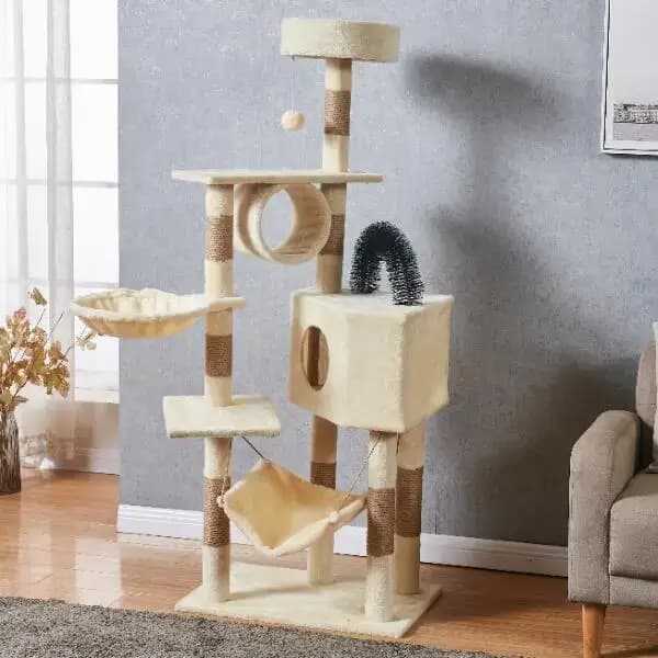 Grande tour d'arbre à chat avec plusieurs hamacs